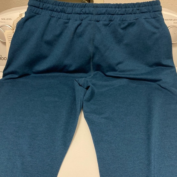 Vuori performance jogger - Picture 7 of 8